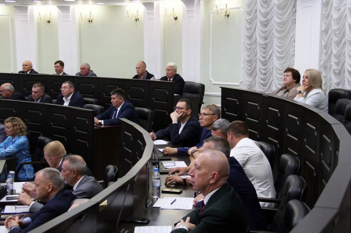 Под председательством Юрия Плужникова прошло заседание Тамбовской областной Думы Под председательством Юрия Плужникова прошло заседание Тамбовской областной Думы