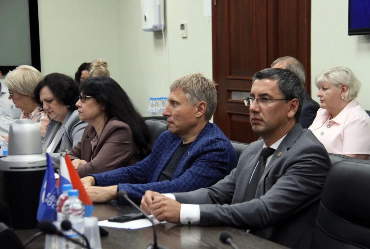 Под председательством Юрия Плужникова прошло заседание фракции партии «Единая Россия» в Тамбовской областной Думе Под председательством Юрия Плужникова прошло заседание фракции партии «Единая Россия» в Тамбовской областной Думе
