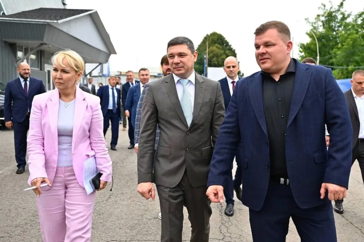 Глава Тамбовской области Евгений Первышов на площадке производственного объединения «Агротех» провёл встречу с представителями промышленных предприятий региона Глава Тамбовской области Евгений Первышов на площадке производственного объединения «Агротех» провёл встречу с представителями промышленных предприятий региона