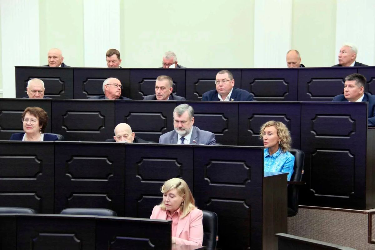 Под председательством Юрия Плужникова прошло заседание Тамбовской областной Думы Под председательством Юрия Плужникова прошло заседание Тамбовской областной Думы