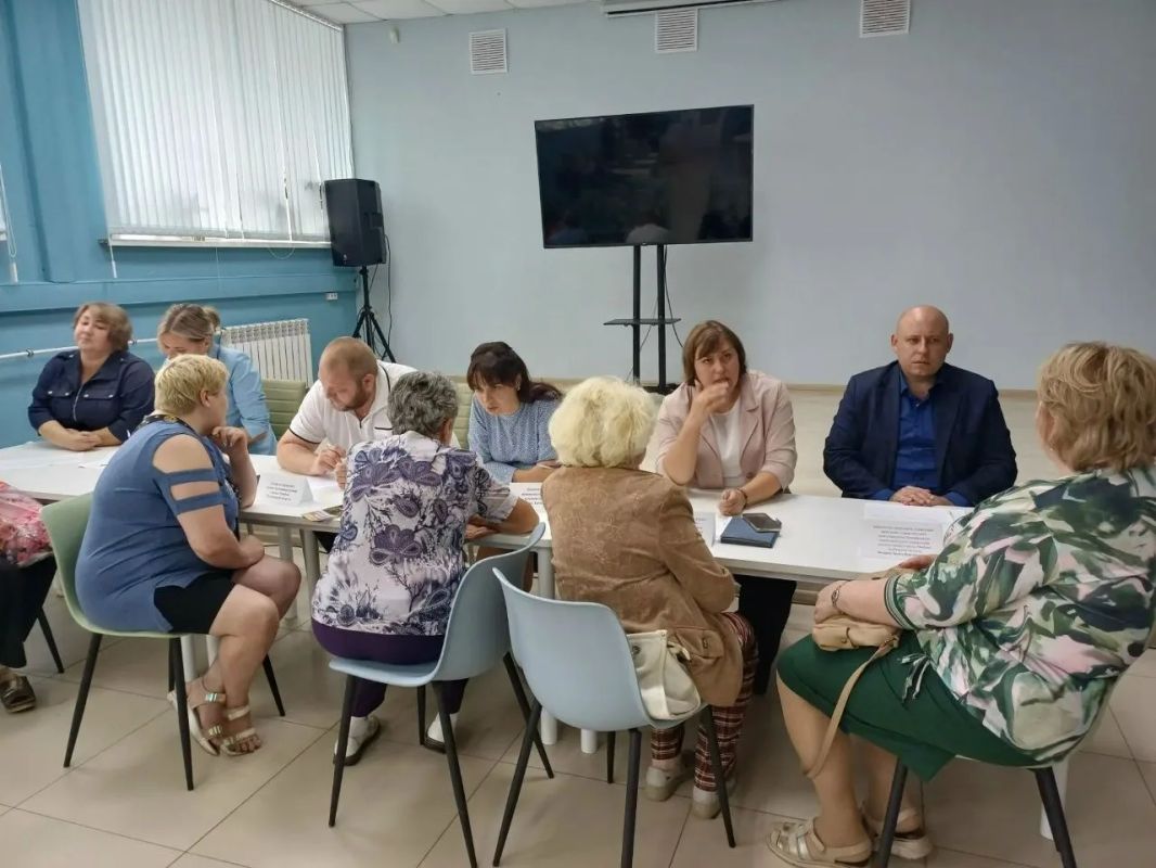 В Тамбове прошла общественная приёмная для жителей микрорайона «Студенецкий» В Тамбове прошла общественная приёмная для жителей микрорайона «Студенецкий»