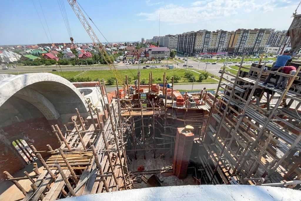 В Тамбое продолжается строительство храма в честь преподобного Серафима Саровского В Тамбое продолжается строительство храма в честь преподобного Серафима Саровского