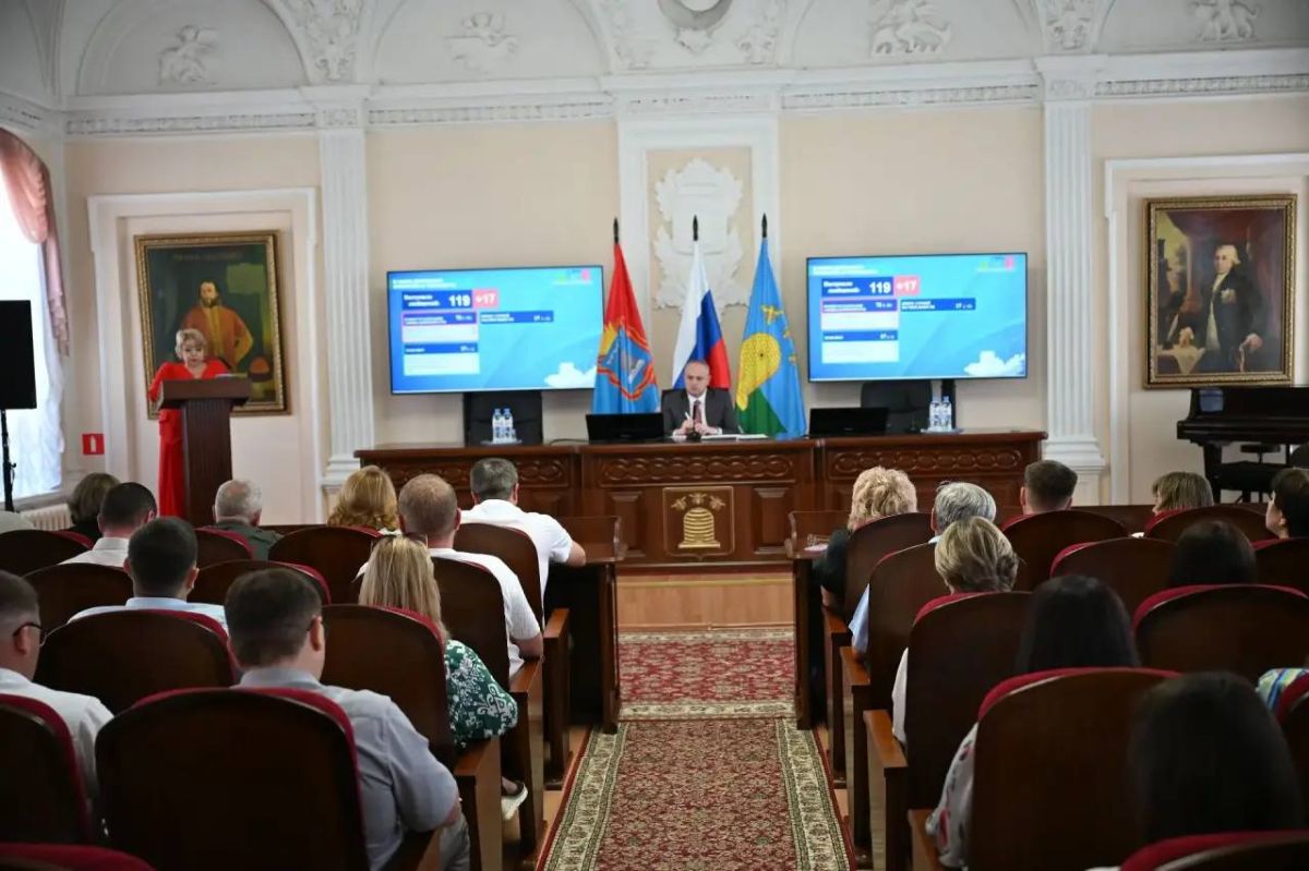 Максим Косенков: Вчера в рамках еженедельной планёрки традиционно рассмотрели итоги прошедшей недели и задачи на ближайшие дни Максим Косенков: Вчера в рамках еженедельной планёрки традиционно рассмотрели итоги прошедшей недели и задачи на ближайшие дни