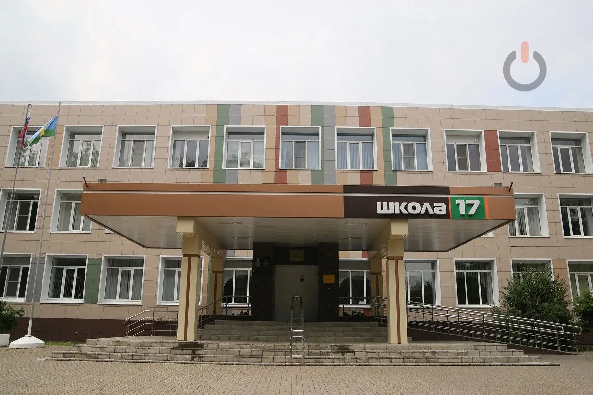 Накануне учебного года в школе №17 Тамбова установлен турникет при входе Накануне учебного года в школе №17 Тамбова установлен турникет при входе