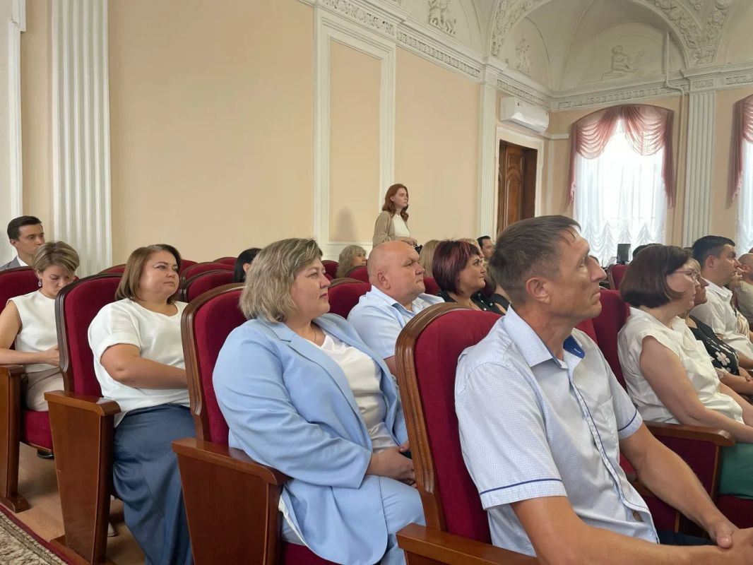 В администрации Тамбова чествовали строителей в преддверии профессионального праздника В администрации Тамбова чествовали строителей в преддверии профессионального праздника