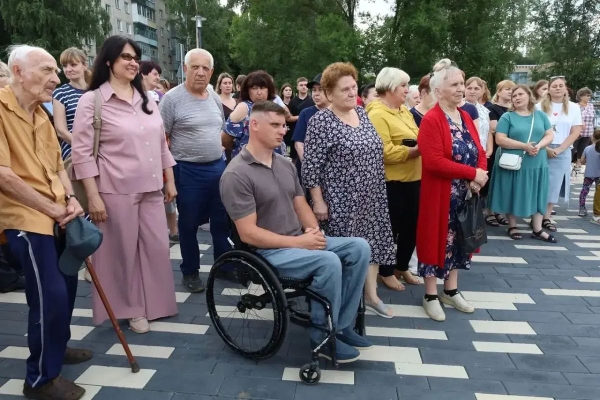 Глава администрации Тамбова Максим Косенков провел встречу с жителями, проживающими в микрорайоне школы № 31, вблизи улиц Социалистической и Рылеева Глава администрации Тамбова Максим Косенков провел встречу с жителями, проживающими в микрорайоне школы № 31, вблизи улиц Социалистической и Рылеева