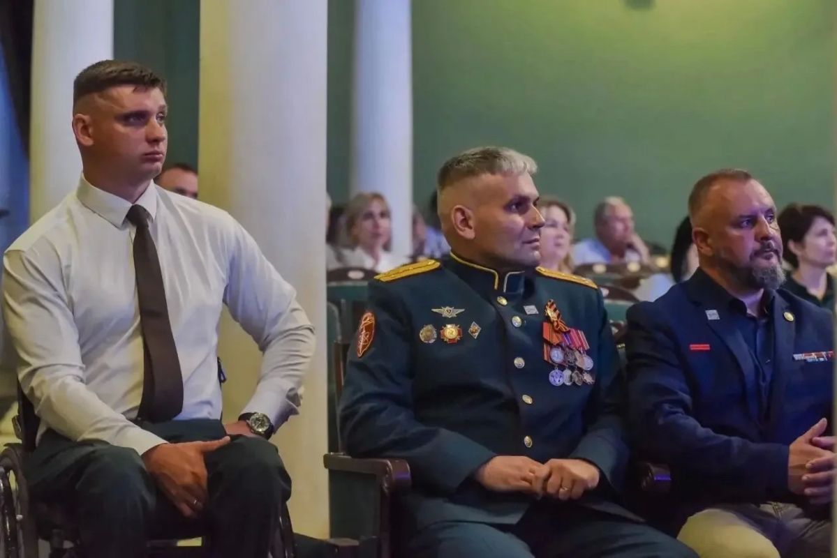7 августа в Тамбовской области состоялся первый выпуск региональной кадровой программы для участников и ветеранов специальной военной операции «Герои Тамбовщины» 7 августа в Тамбовской области состоялся первый выпуск региональной кадровой программы для участников и ветеранов специальной военной операции «Герои Тамбовщины»