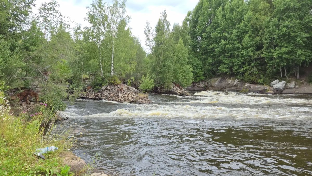 Участники турклуба "Державинский" завершили водный поход третьей категории Участники турклуба "Державинский" завершили водный поход третьей категории