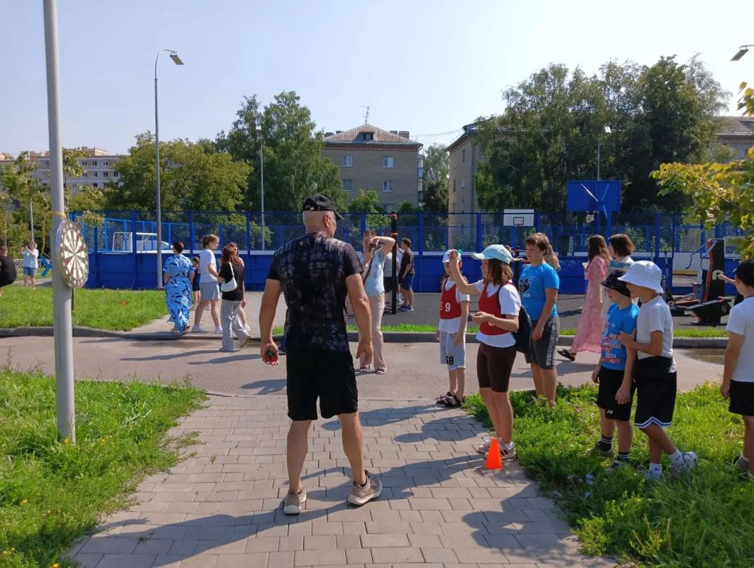 Тысяча человек, 15 площадок, одно утро — Тамбов встретил утро зарядкой Тысяча человек, 15 площадок, одно утро — Тамбов встретил утро зарядкой