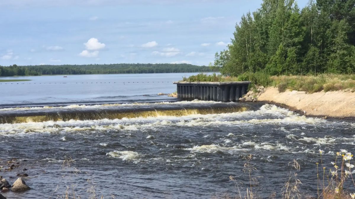 Участники турклуба "Державинский" завершили водный поход третьей категории Участники турклуба "Державинский" завершили водный поход третьей категории