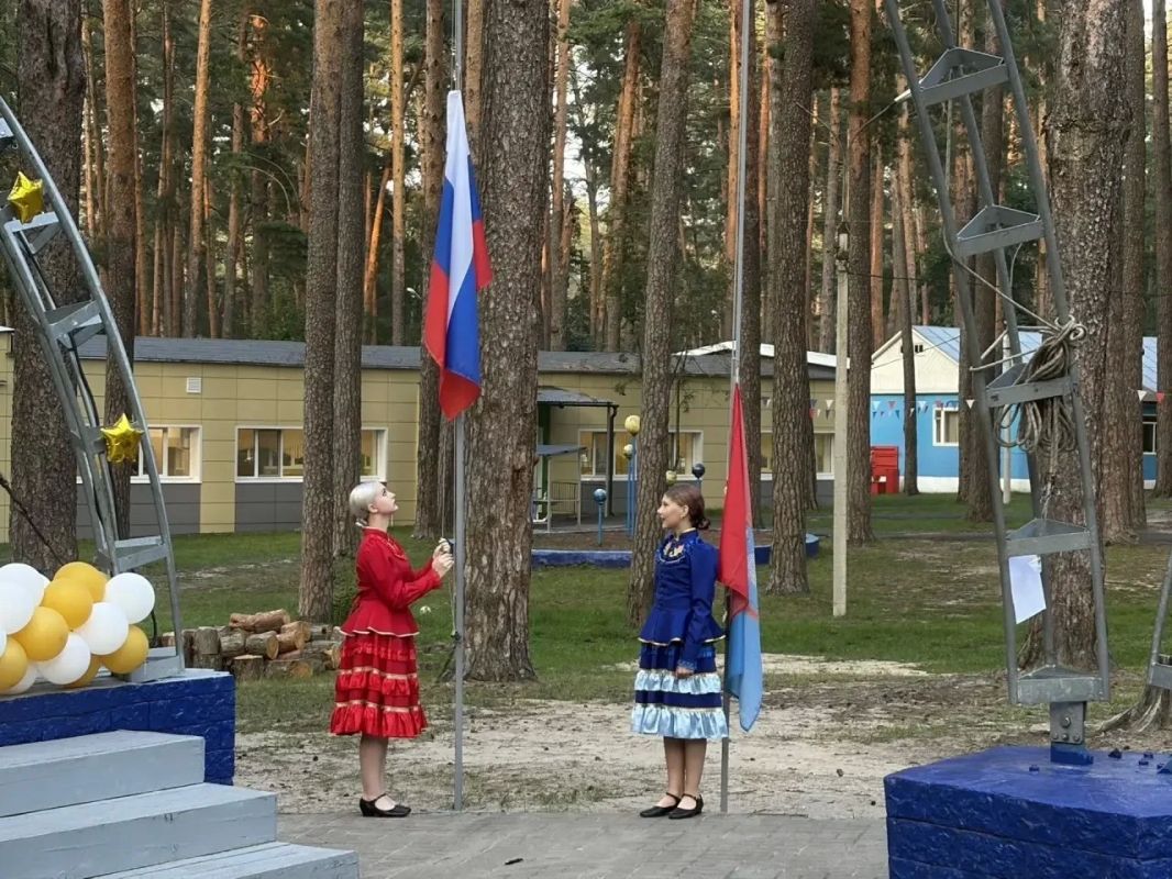 Первая в регионе казачья смена стартовала в лагере «Сосновый бор» Первая в регионе казачья смена стартовала в лагере «Сосновый бор»
