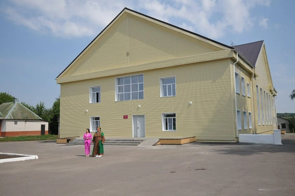 Евгений Первышов проверил в Жердевке качество капремонта школы и больницы Евгений Первышов проверил в Жердевке качество капремонта школы и больницы