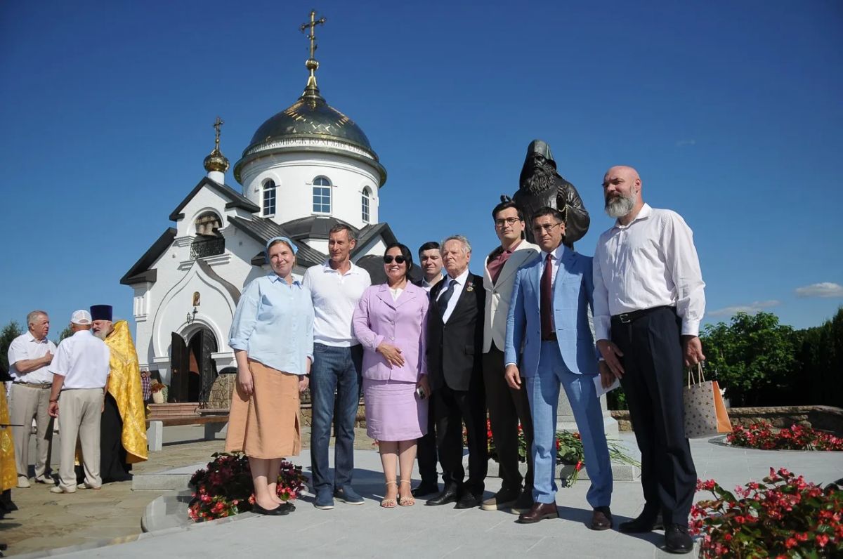 В рабочем посёлке Новая Ляда Тамбовского муниципального округа открыли памятник преподобному Силуану Афонскому В рабочем посёлке Новая Ляда Тамбовского муниципального округа открыли памятник преподобному Силуану Афонскому