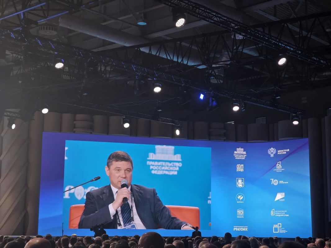 Евгений Первышов: Сегодня принял участие в пленарном заседании в рамках XI Всероссийского форума "Развитие малых городов и исторических поселений" под председательством премьер-министра РФ Михаила Владимировича Мишустина и с... Евгений Первышов: Сегодня принял участие в пленарном заседании в рамках XI Всероссийского форума "Развитие малых городов и исторических поселений" под председательством премьер-министра РФ Михаила Владимировича Мишустина и с...