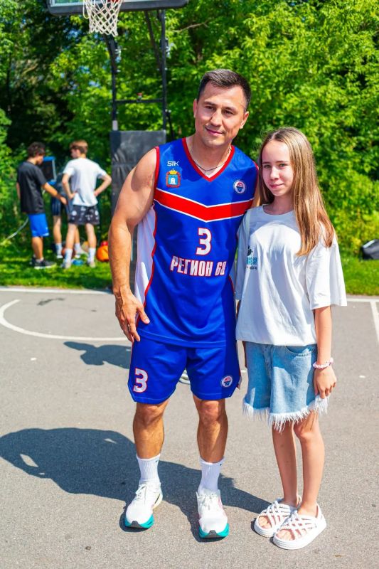 Олимпийский чемпион по греко-римской борьбе Роман Власов на Дне физкультурника в Тамбове Олимпийский чемпион по греко-римской борьбе Роман Власов на Дне физкультурника в Тамбове