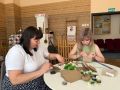 Сотрудницы Дома офицеров передали открытки и иконы бойцам в госпитале