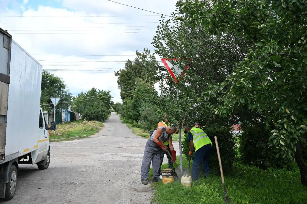 В рамках подготовки к новому учебному году в Тамбове обновляют дорожную разметку и обеспечивают видимость знаков В рамках подготовки к новому учебному году в Тамбове обновляют дорожную разметку и обеспечивают видимость знаков