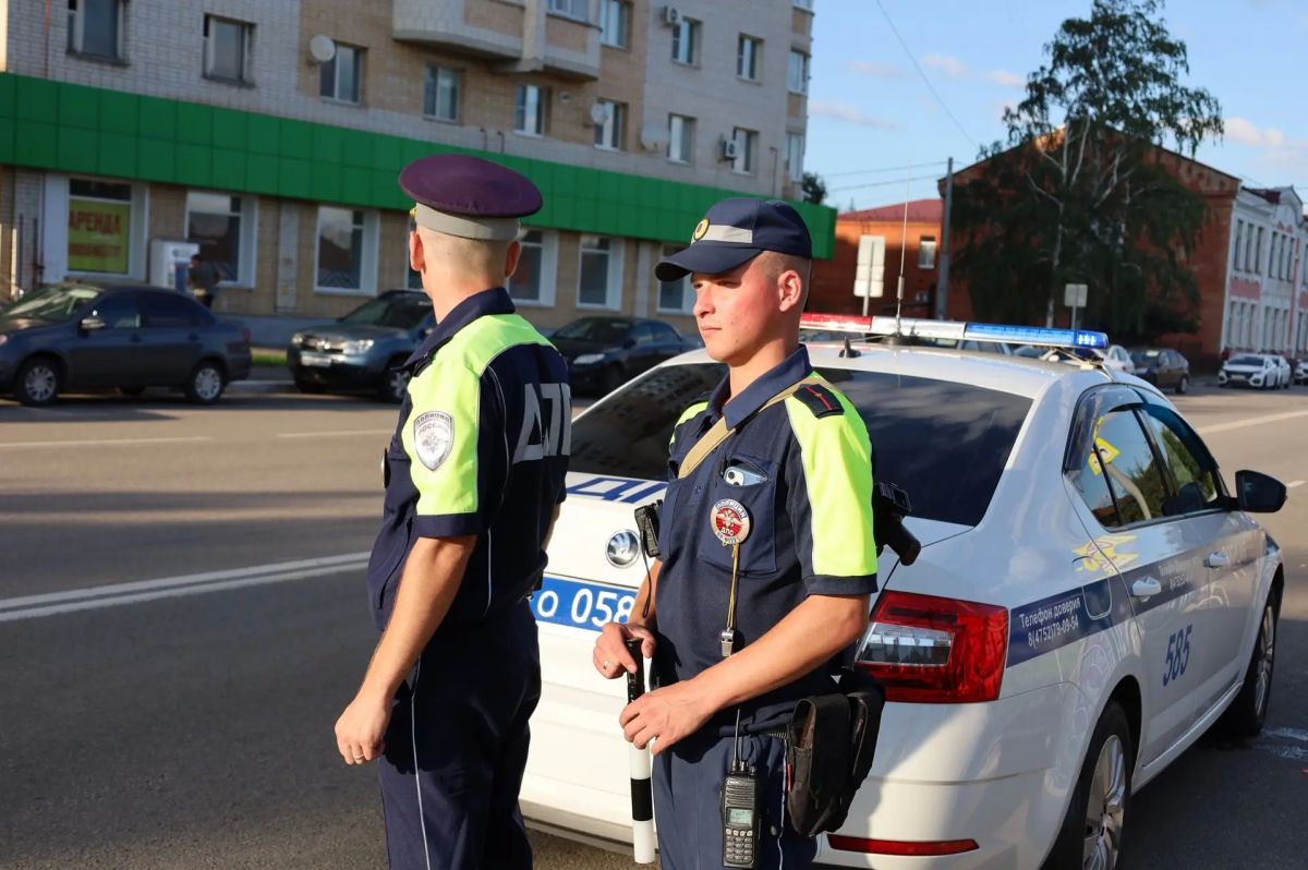 Сотрудники полиции обеспечили охрану общественного порядка во время матча по футболу Сотрудники полиции обеспечили охрану общественного порядка во время матча по футболу