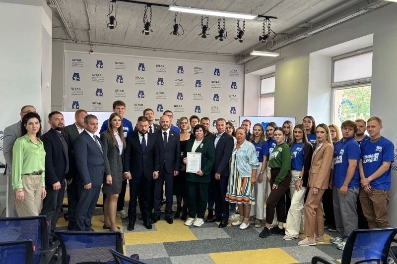 Тамбовские волонтёры поделились с Евгением Поддубным опытом работы в зоне СВО