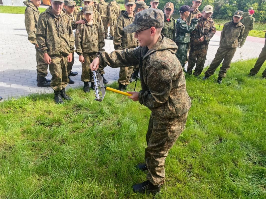 Сотрудники регионального следственного управления провели практическое занятие с кадетами профильного кадетского класса СК России Сотрудники регионального следственного управления провели практическое занятие с кадетами профильного кадетского класса СК России