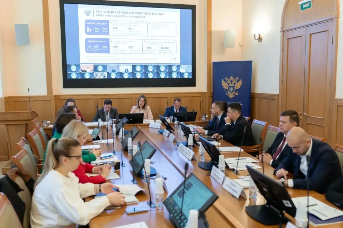 Вопросам молодежной политики, в частности, поддержки студенческих семей на федеральном и региональном уровнях уделяется особое внимание, реализуются различные механизмы поддержки, проводится большая просветительская работа... Вопросам молодежной политики, в частности, поддержки студенческих семей на федеральном и региональном уровнях уделяется особое внимание, реализуются различные механизмы поддержки, проводится большая просветительская работа...