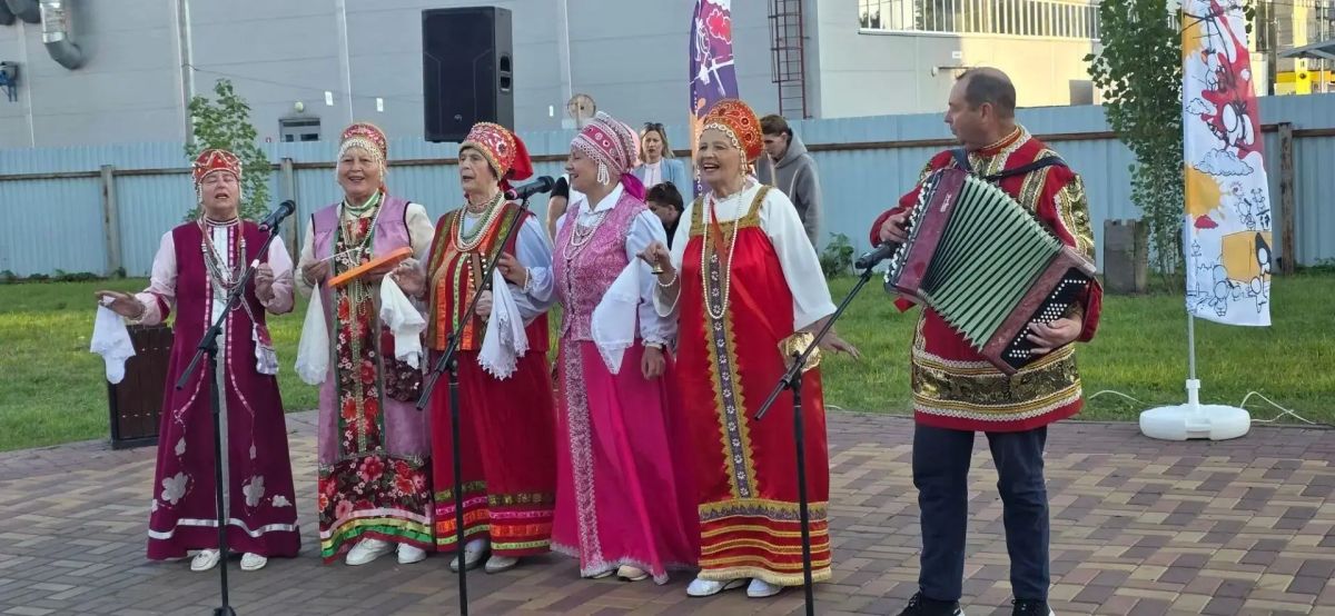 Несколько тысяч тамбовчан приняли участие в праздновании Великих Спасов Несколько тысяч тамбовчан приняли участие в праздновании Великих Спасов