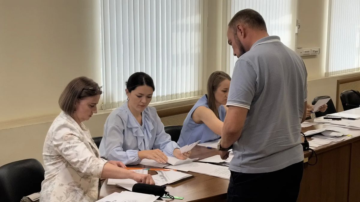 В избирательной комиссии Тамбовской области состоялись жеребьевки по распределению бесплатного эфирного времени и бесплатной печатной площади для проведения предвыборной агитации на выборах, назначенных на 20 сентября 2026... В избирательной комиссии Тамбовской области состоялись жеребьевки по распределению бесплатного эфирного времени и бесплатной печатной площади для проведения предвыборной агитации на выборах, назначенных на 20 сентября 2026...