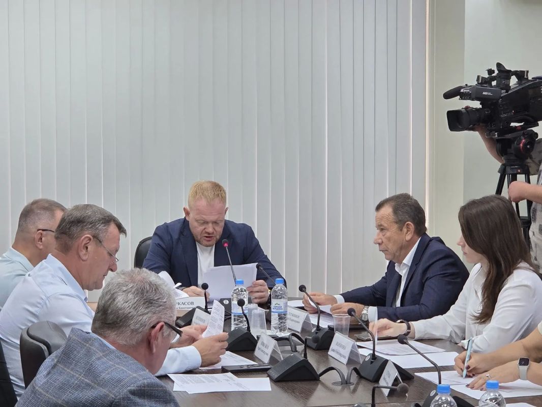 Под председательством Константина Черкасова прошло заседание комитета по промышленности, строительству, транспорту, связи и развитию предпринимательства Под председательством Константина Черкасова прошло заседание комитета по промышленности, строительству, транспорту, связи и развитию предпринимательства