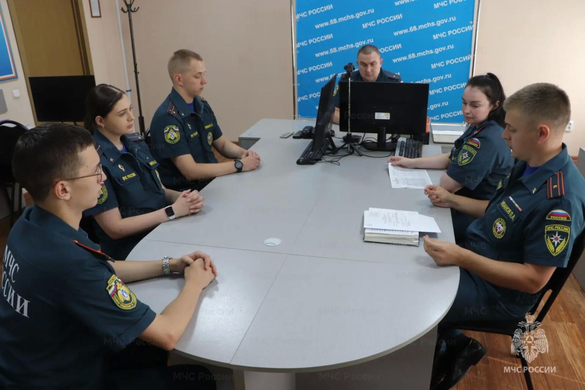 Завершился учебный сбор с выпускниками высших учебных заведений МЧС России Завершился учебный сбор с выпускниками высших учебных заведений МЧС России