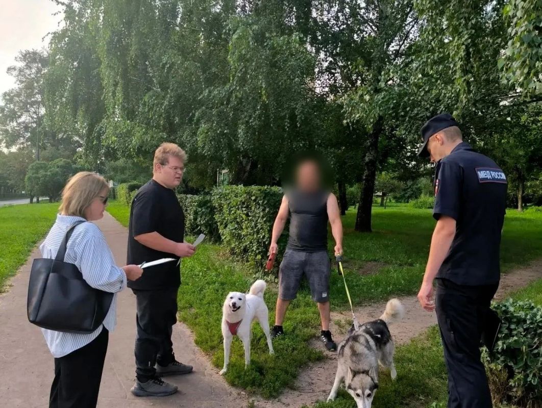 В Тамбове на Набережной прошёл рейд по контролю за выгулом домашних животных В Тамбове на Набережной прошёл рейд по контролю за выгулом домашних животных