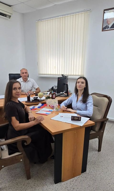 Котовские полицейские вручили российский паспорт гражданке Республики Беларусь Котовские полицейские вручили российский паспорт гражданке Республики Беларусь