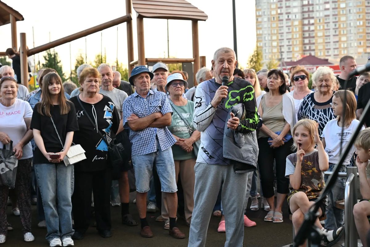 Максим Косенков: Вчера вечером встретился с жителями западной части города — микрорайонов МЖК и Пехотка Максим Косенков: Вчера вечером встретился с жителями западной части города — микрорайонов МЖК и Пехотка