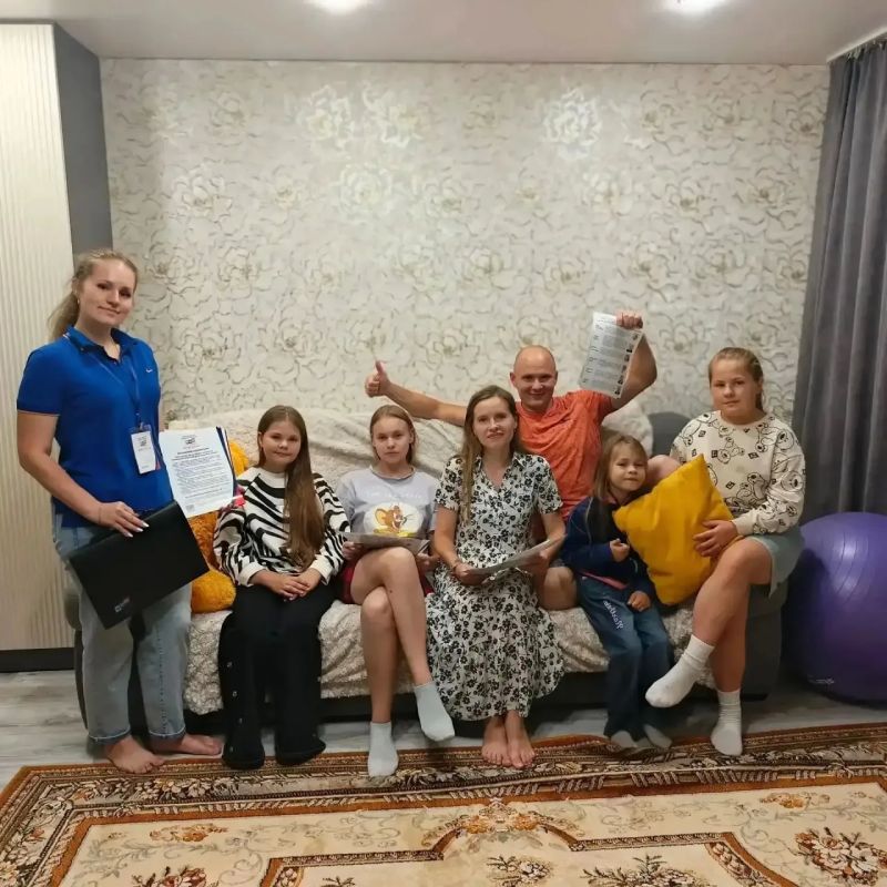 Отличная погода воскресного дня позволила участникам проекта «ИнформУИК» с самого утра начать активную адресную работу Отличная погода воскресного дня позволила участникам проекта «ИнформУИК» с самого утра начать активную адресную работу