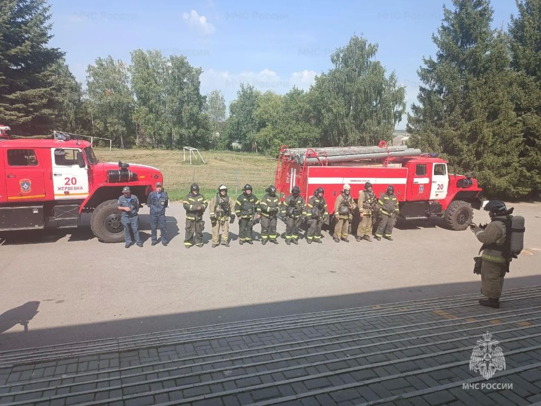Пoжарно-тактическое учение по тушению пожара в Жердевской школе Пoжарно-тактическое учение по тушению пожара в Жердевской школе