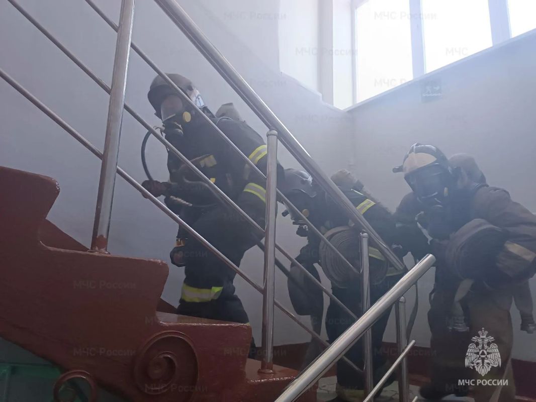 Пoжарно-тактическое учение по тушению пожара в Жердевской школе Пoжарно-тактическое учение по тушению пожара в Жердевской школе