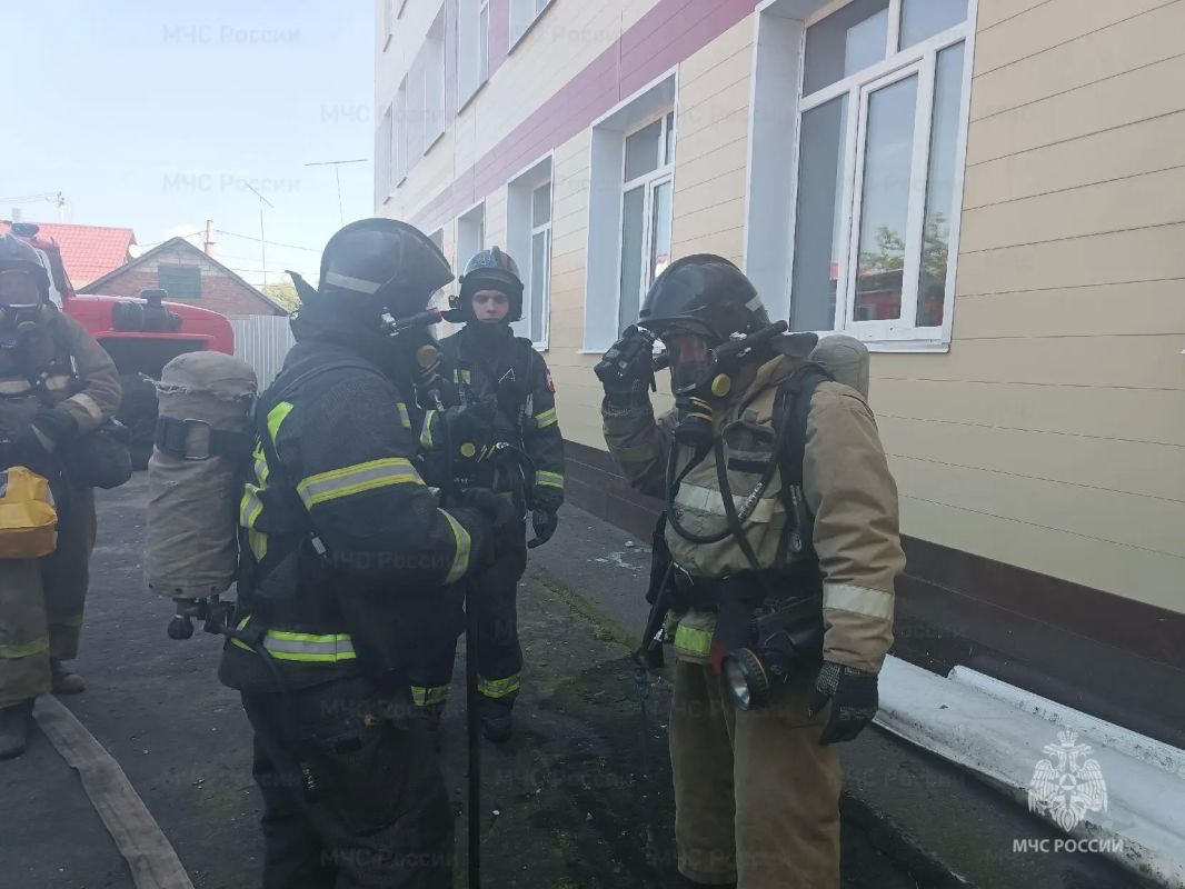 Пoжарно-тактическое учение по тушению пожара в Жердевской школе Пoжарно-тактическое учение по тушению пожара в Жердевской школе