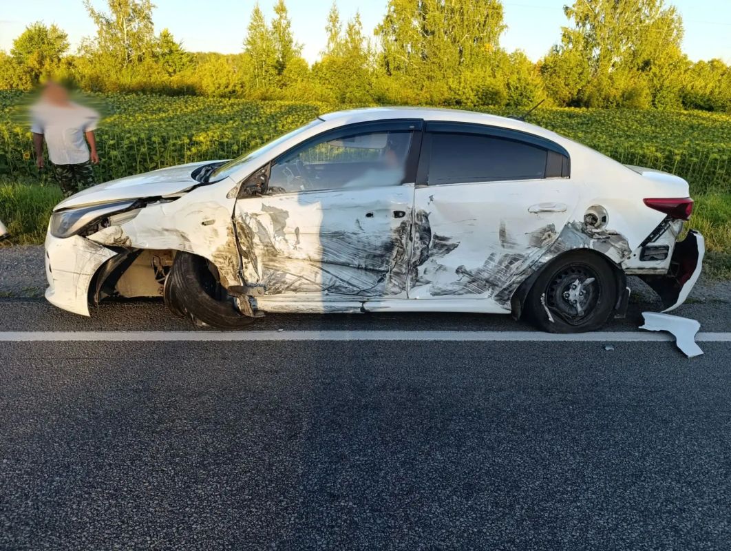 Один человек пострадал при столкновении грузовика «Volvo» и «KiaRio» в Тамбовской области