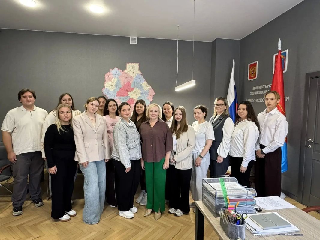 В медицинские учреждения Тамбовской области трудоустроились 14 специалистов, с которыми министр здравоохранения региона Марина Македонская подписала соглашения об участии в программе «Земский доктор/фельдшер» В медицинские учреждения Тамбовской области трудоустроились 14 специалистов, с которыми министр здравоохранения региона Марина Македонская подписала соглашения об участии в программе «Земский доктор/фельдшер»