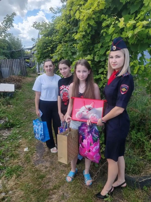 «Помоги пойти учиться»: сотрудники МОМВД России «Уваровский», представители КДНиЗП и члены Общественного совета при МОМВД поддержали детей из семей на учете ПДН «Помоги пойти учиться»: сотрудники МОМВД России «Уваровский», представители КДНиЗП и члены Общественного совета при МОМВД поддержали детей из семей на учете ПДН