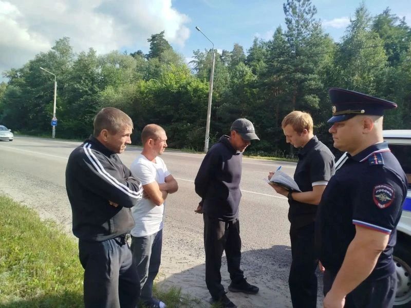 Сотрудники ОМВД России «Тамбовский» провели «День профилактики» Сотрудники ОМВД России «Тамбовский» провели «День профилактики»