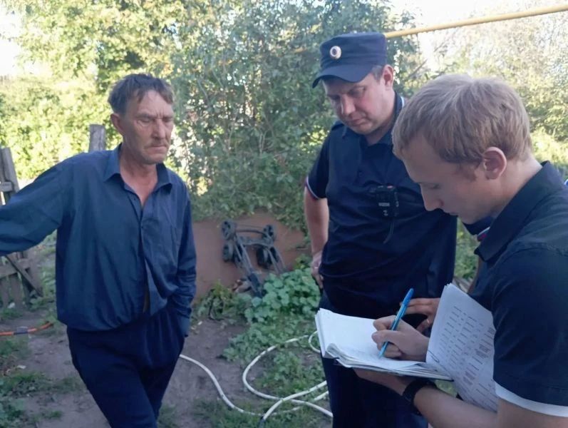 Сотрудники ОМВД России «Тамбовский» провели «День профилактики» Сотрудники ОМВД России «Тамбовский» провели «День профилактики»