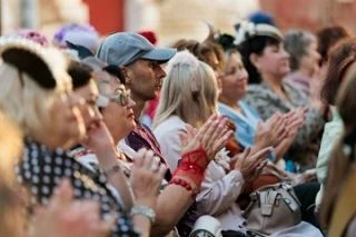 В Театральном дворике прошел литературно-музыкальный вечер «Эпилоги» В Театральном дворике прошел литературно-музыкальный вечер «Эпилоги»