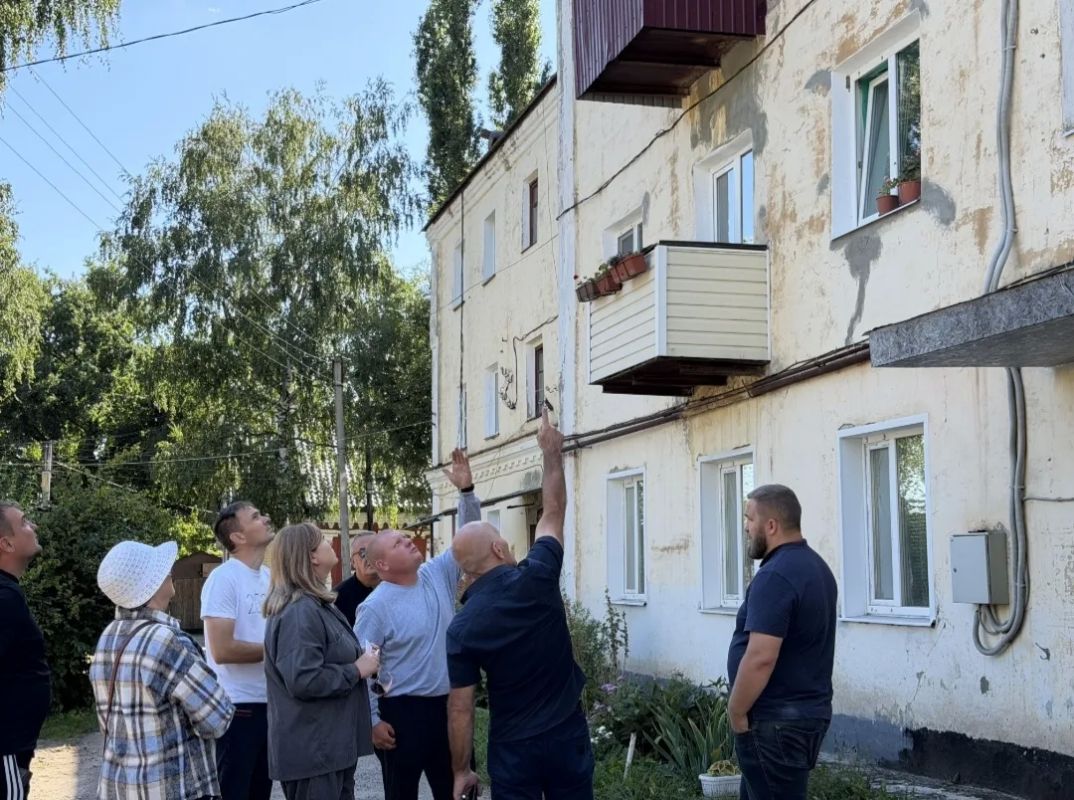 26 августа министр ТЭК и ЖКХ Тамбовской области Константин Шульгин провел прием граждан города Кирсанова в формате видео-конференц-связи 26 августа министр ТЭК и ЖКХ Тамбовской области Константин Шульгин провел прием граждан города Кирсанова в формате видео-конференц-связи