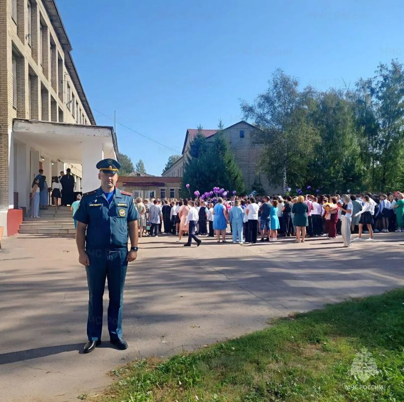 День знаний в Тамбовской области прошел под надзором МЧС России и без происшествий День знаний в Тамбовской области прошел под надзором МЧС России и без происшествий