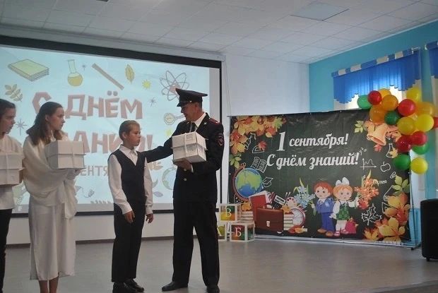 День знаний в подшефном детском доме День знаний в подшефном детском доме