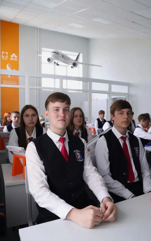 Завод «Электроприбор» открыл инженерный класс на базе Державинского лицея в Тамбове Завод «Электроприбор» открыл инженерный класс на базе Державинского лицея в Тамбове