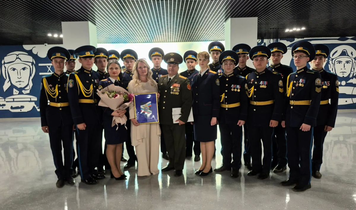 В Тамбовской области офицеры регионального следственного управления приняли участие в торжественных мероприятиях, посвященных Дню знаний В Тамбовской области офицеры регионального следственного управления приняли участие в торжественных мероприятиях, посвященных Дню знаний