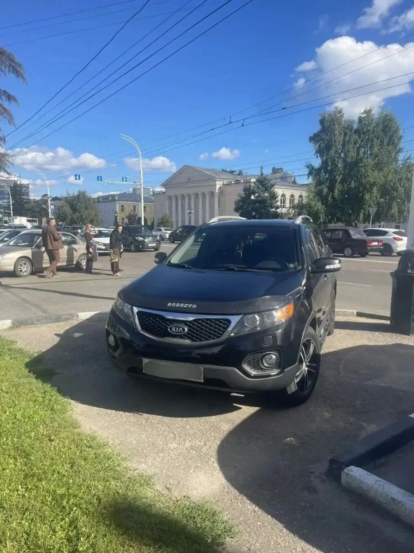 В Тамбове усилен контроль за парковкой на тротуарах В Тамбове усилен контроль за парковкой на тротуарах