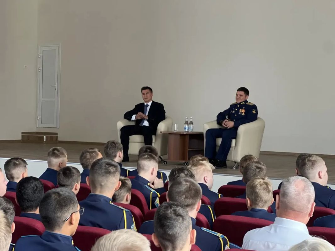 В Тамбове после капитального ремонта открылся кадетский корпус имени Дёмина В Тамбове после капитального ремонта открылся кадетский корпус имени Дёмина
