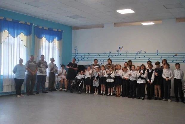 День знаний в подшефном детском доме День знаний в подшефном детском доме